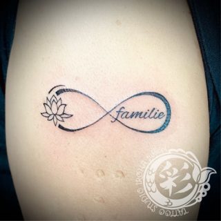 ♾️ご来店ありがとうございました。
インフィニティマークとレタリングのタトゥーです。

◆札幌市西区の小さなプライベートタトゥースタジオ〈彩 iroha〉では、かけ出し彫り師の勉強のためにモニターさまを募集中です。
少し多めにお時間をいただいたり、後日お直しをさせていただく必要があったりするかもしれませんが、お客さまのご希望や図柄への想いを大切に、デザイン作成・施術をさせていただきます。
ただいまモニター価格となっております。是非ご検討をよろしくお願いいたします。
◆現時点でのご新規さまのご予約は、早くても年明け1月となります。とても小さくシンプルなワンポイントでしたら、今年中に承ることもできます。
ご予約・お問い合わせはホームページもしくはLINEからお願いいたします。
#札幌タトゥー #タトゥーモニター募集中 #tattoo #tattooartwork #タトゥースタジオ  #♾