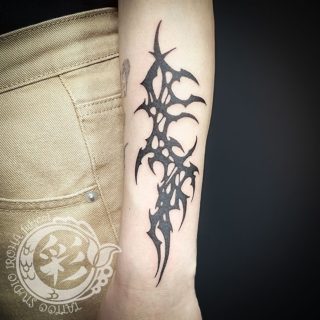 🕸️ご来店ありがとうございました。
ネオトライバルタトゥーです。

札幌市西野の小さなプライベートタトゥースタジオ〈TATTOO STUDIO 彩 iroha〉では、お客さまのご希望や図柄への想いを大切に、デザイン作成・施術をさせていただきます。

3月のご予約を受け付けております。ホームページの「ご予約可能日カレンダー」をご確認ください。
ご予約・お問い合わせはホームページもしくは公式LINEからお願いいたします。

#札幌タトゥー #tattoo #tattooartwork #札幌タトゥースタジオ