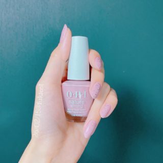 #PR OPIさまのブランドインフルエンサープロジェクトに参加させていただいています💅✨ 

くすみベビーピンクにキュートなゴールドグリッターをオン【NAT 032】【NAT 031】 🩷✨

#OPI #オーピーアイ #ヴィーガンネイル #naturestrong #selfnail #nails #nailstagram #instanails #自爪ネイル #セルフネイル #自爪育成 #ネイル #ネイルケア #opiネイル #opinails  #マニキュア #💅 #🩷